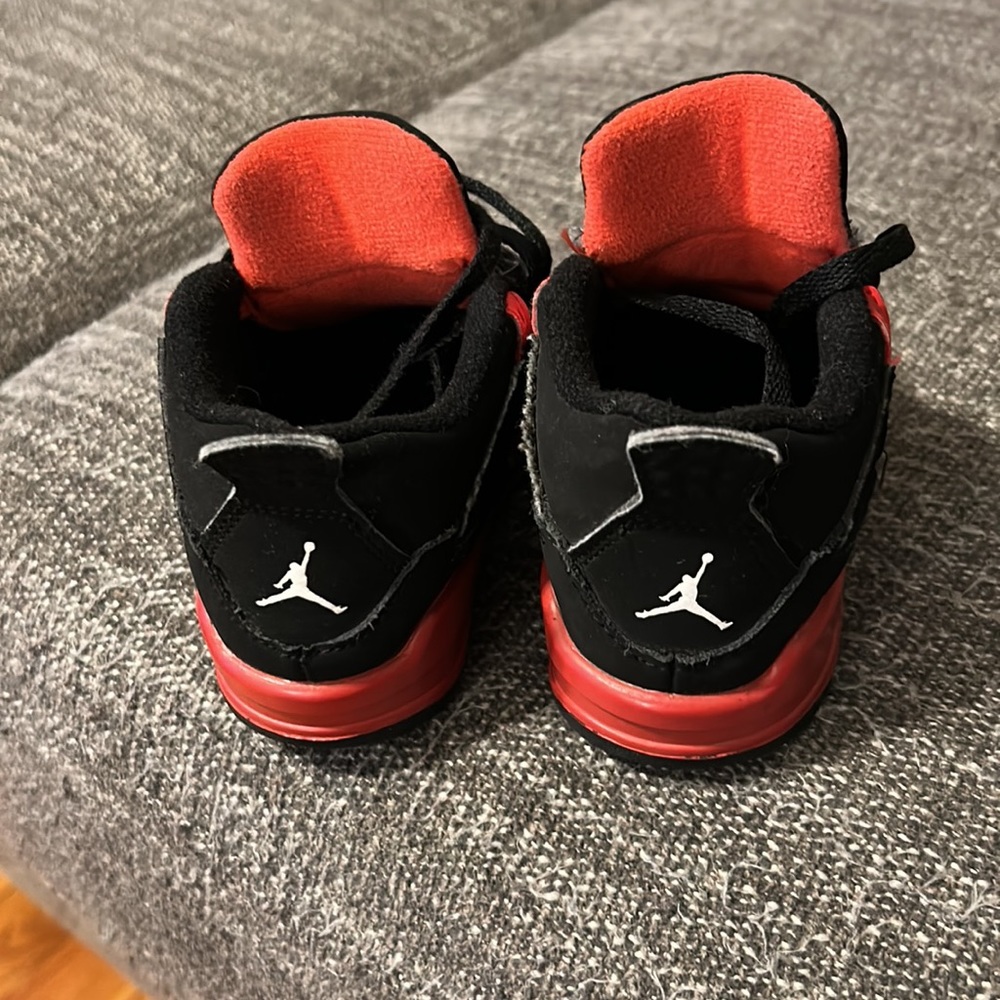 Jordan Retro 5 - Picture 2 of 3